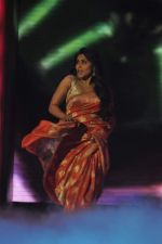 Rani Mukherjee on the sets of Jhalak Dikhla Jaa in Filmistan on 18th Sept 2012 (288).JPG